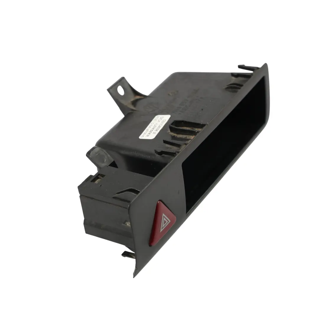 Armaturenbrett Ablagefach Warnblinkschalter für VW Transporter T5 mit Teilenummer 7H0857925A VW Transporter T5 Armaturenbrett Ablagefach Warnblinkschalter - SKU 7H0857925A - Teilenummer 7H0857925A