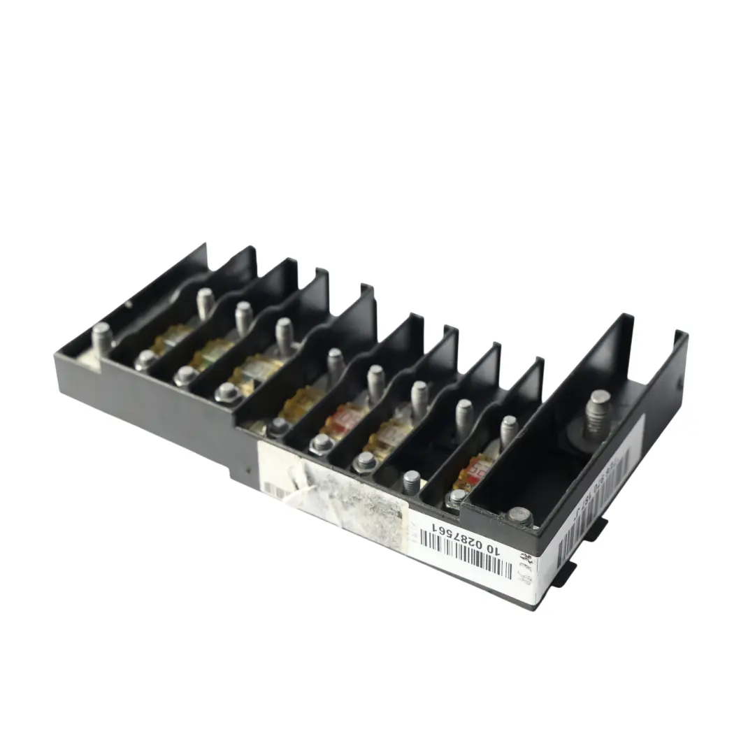 Porte-Fusible Module Panneau Moteur pour Volkswagen Transporter T5 à propos du numéro de pièce 7H0937550A Volkswagen Transporter T5 Porte-Fusible Module Panneau Moteur - SKU 7H0937550A - Numéro de pièce 7H0937550A