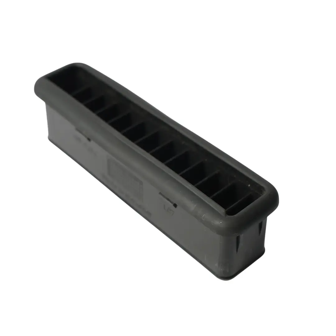 7L Porsche Cayenne Rejilla Ventilación Boquilla Derecha para VW Touareg con número de pieza 7L0819986B VW Touareg 7L Porsche Cayenne Rejilla Ventilación Boquilla Derecha - SKU 7L0819986B - Número de pieza 7L0819986B