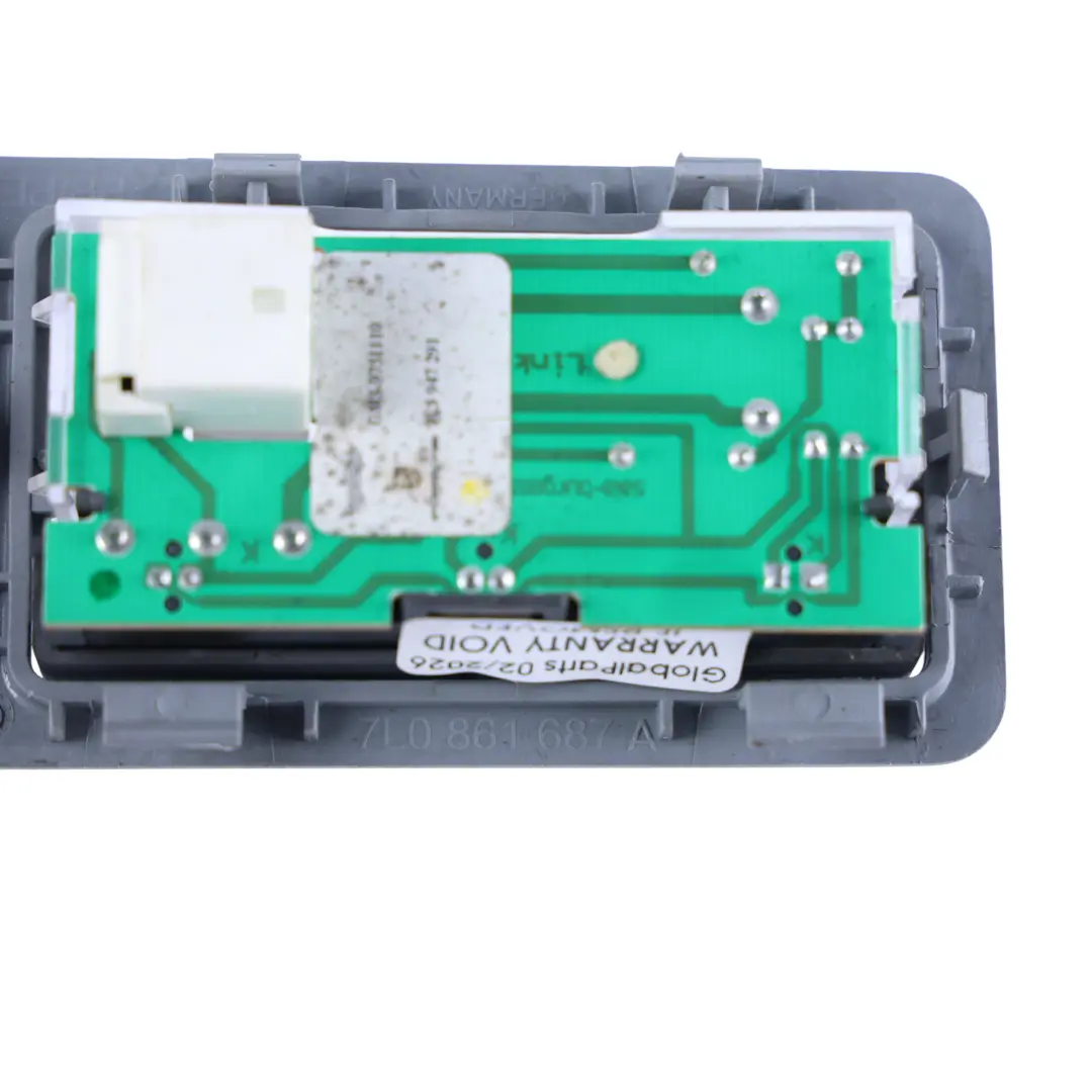 7L Feu Pavillon Arrière Gris Clair Gauche pour VW Volkswagen Touareg à propos du numéro de pièce 7L0861687A VW Volkswagen Touareg 7L Feu Pavillon Arrière Gris Clair Gauche - SKU 7L0861687A-2 - Numéro de pièce 7L0861687A