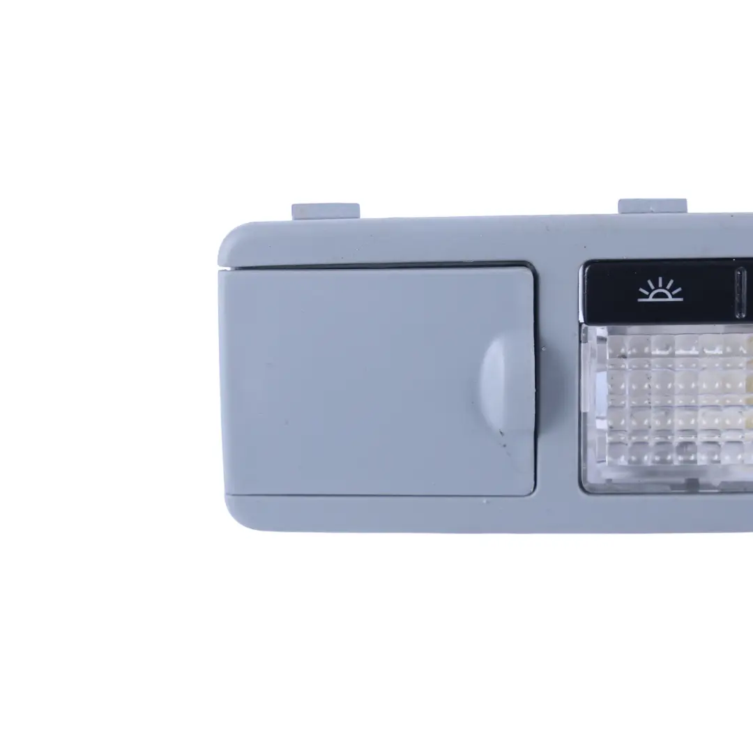 7L Feu Pavillon Arrière Gris Clair Gauche pour VW Volkswagen Touareg à propos du numéro de pièce 7L0861687A VW Volkswagen Touareg 7L Feu Pavillon Arrière Gris Clair Gauche - SKU 7L0861687A-2 - Numéro de pièce 7L0861687A