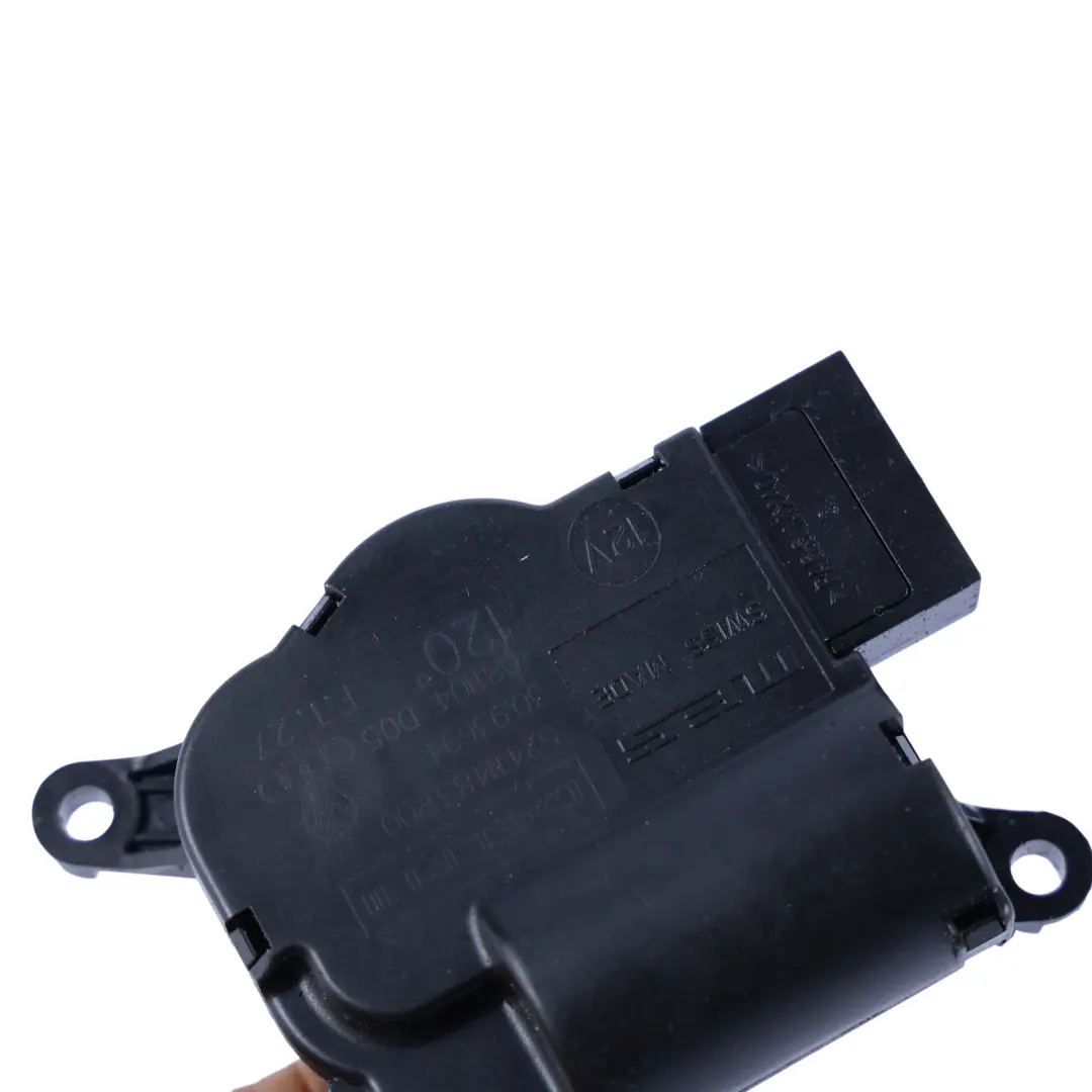 Mechanizm Regulacji Klapek Nawiewu do Porsche Cayenne 955 9PA o numerze 7L0907511M Porsche Cayenne 955 9PA Mechanizm Regulacji Klapek Nawiewu - SKU 7L0907511M - Numer Części 7L0907511M