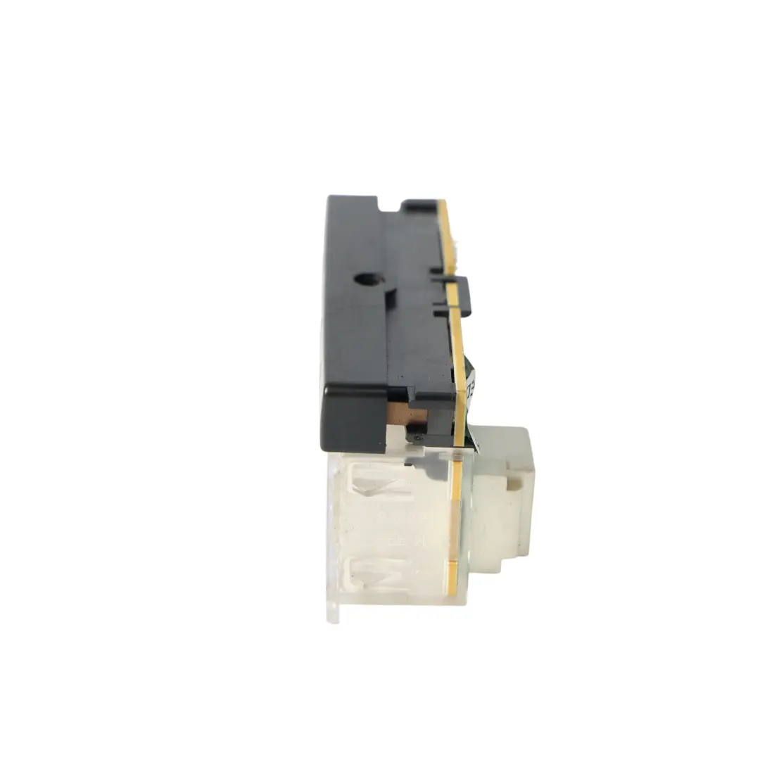 Luce Lettura Interna Tetto Posteriore Destra per Porsche Cayenne 9PA con numero di parte 7L5947292 Porsche Cayenne 9PA Luce Lettura Interna Tetto Posteriore Destra - SKU 7L5947292 - Numero di parte 7L5947292