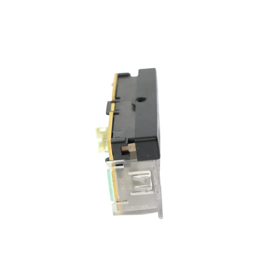 Luce Lettura Interna Tetto Posteriore Destra per Porsche Cayenne 9PA con numero di parte 7L5947292 Porsche Cayenne 9PA Luce Lettura Interna Tetto Posteriore Destra - SKU 7L5947292 - Numero di parte 7L5947292