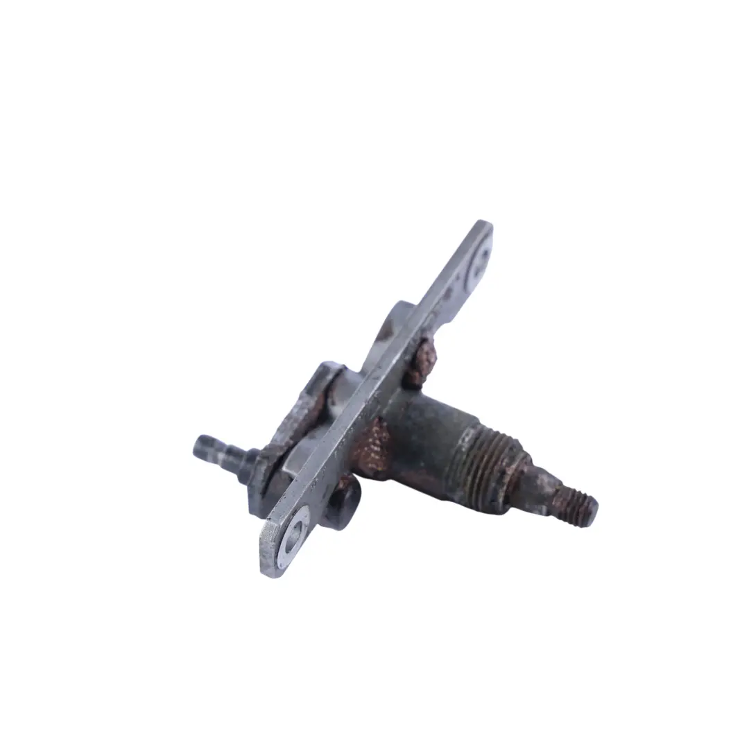 Porsche Cayenne 955 Soporte Montaje Brazo Limpiaparabrisas Trasero - SKU 7L5955215B - Número de pieza 7L5955215B