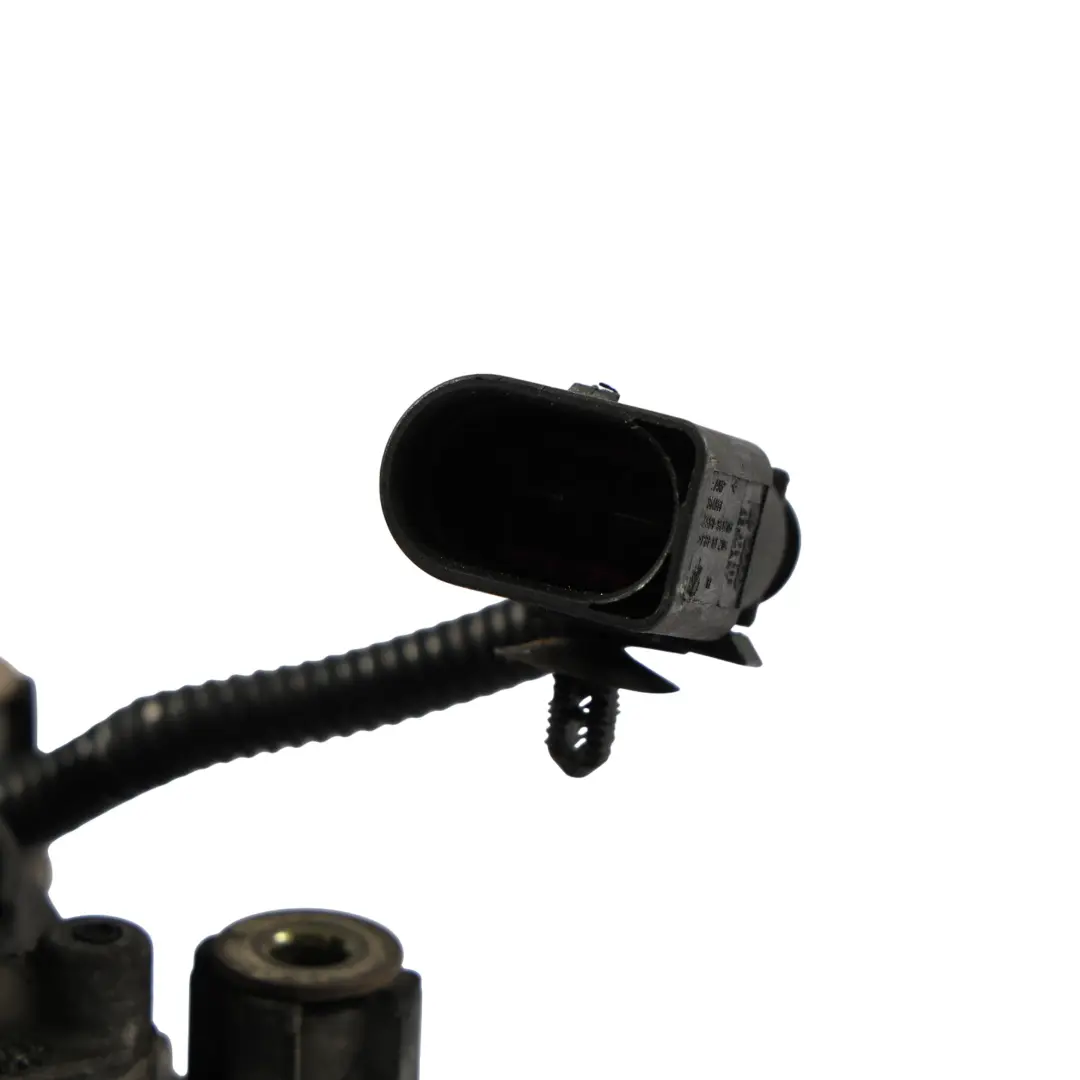 Pompe Air Secondaire Cylindres 1-4 Essence 4,5 L pour Porsche Cayenne 9PA à propos du numéro de pièce 7L5959253B Porsche Cayenne 9PA Pompe Air Secondaire Cylindres 1-4 Essence 4,5 L - SKU 7L5959253B - Numéro de pièce 7L5959253B