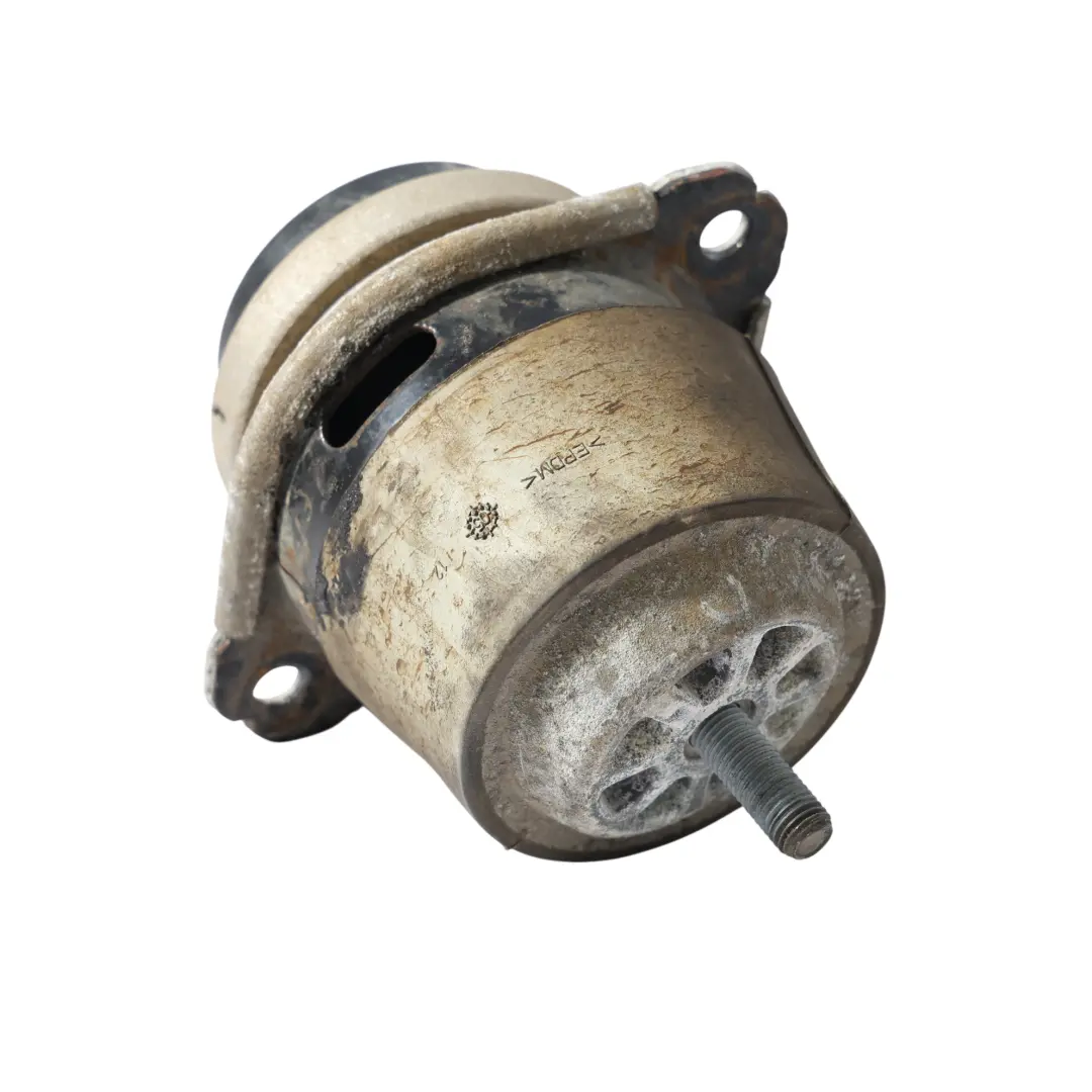 7L Łapa Wspornik Mocowanie Silnika 3.0 TDI do Volkswagen VW Touran o numerze 7L6199131A Volkswagen VW Touran 7L Łapa Wspornik Mocowanie Silnika 3.0 TDI - SKU 7L6199131A - Numer Części 7L6199131A