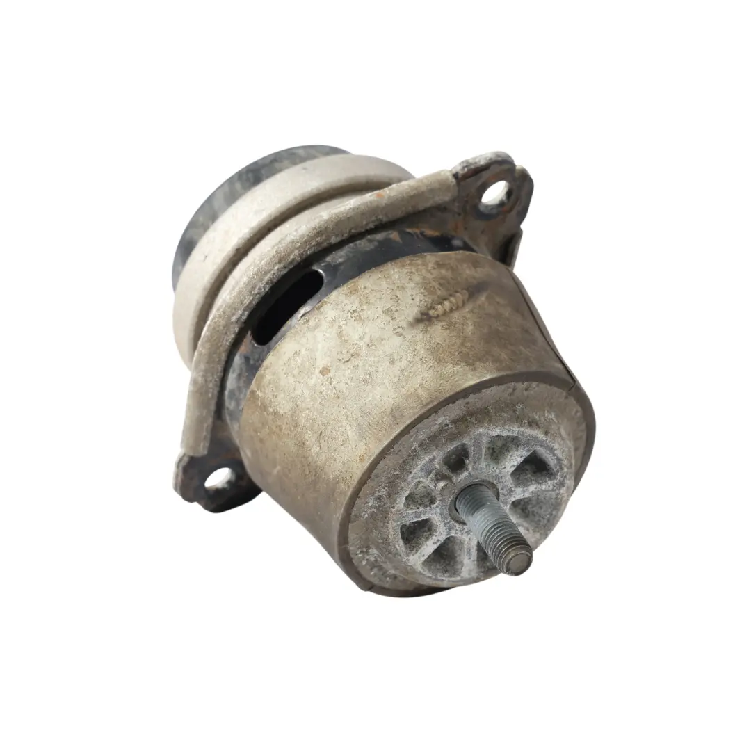 7L Łapa Wspornik Mocowanie Silnika 3.0 TDI do Volkswagen VW Touran o numerze 7L6199131A Volkswagen VW Touran 7L Łapa Wspornik Mocowanie Silnika 3.0 TDI - SKU 7L6199131A - Numer Części 7L6199131A