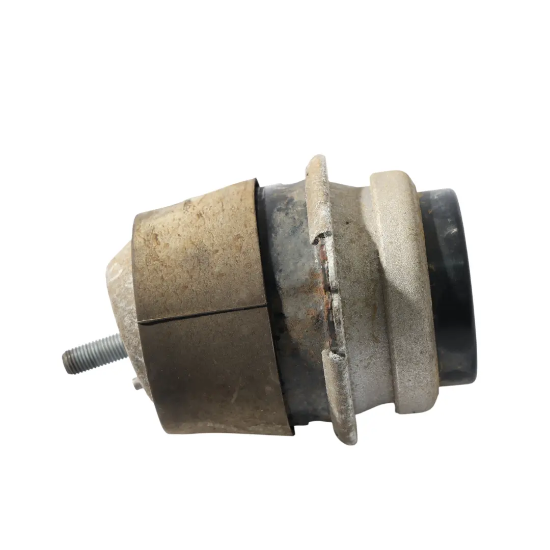 7L Łapa Wspornik Mocowanie Silnika 3.0 TDI do Volkswagen VW Touran o numerze 7L6199131A Volkswagen VW Touran 7L Łapa Wspornik Mocowanie Silnika 3.0 TDI - SKU 7L6199131A - Numer Części 7L6199131A