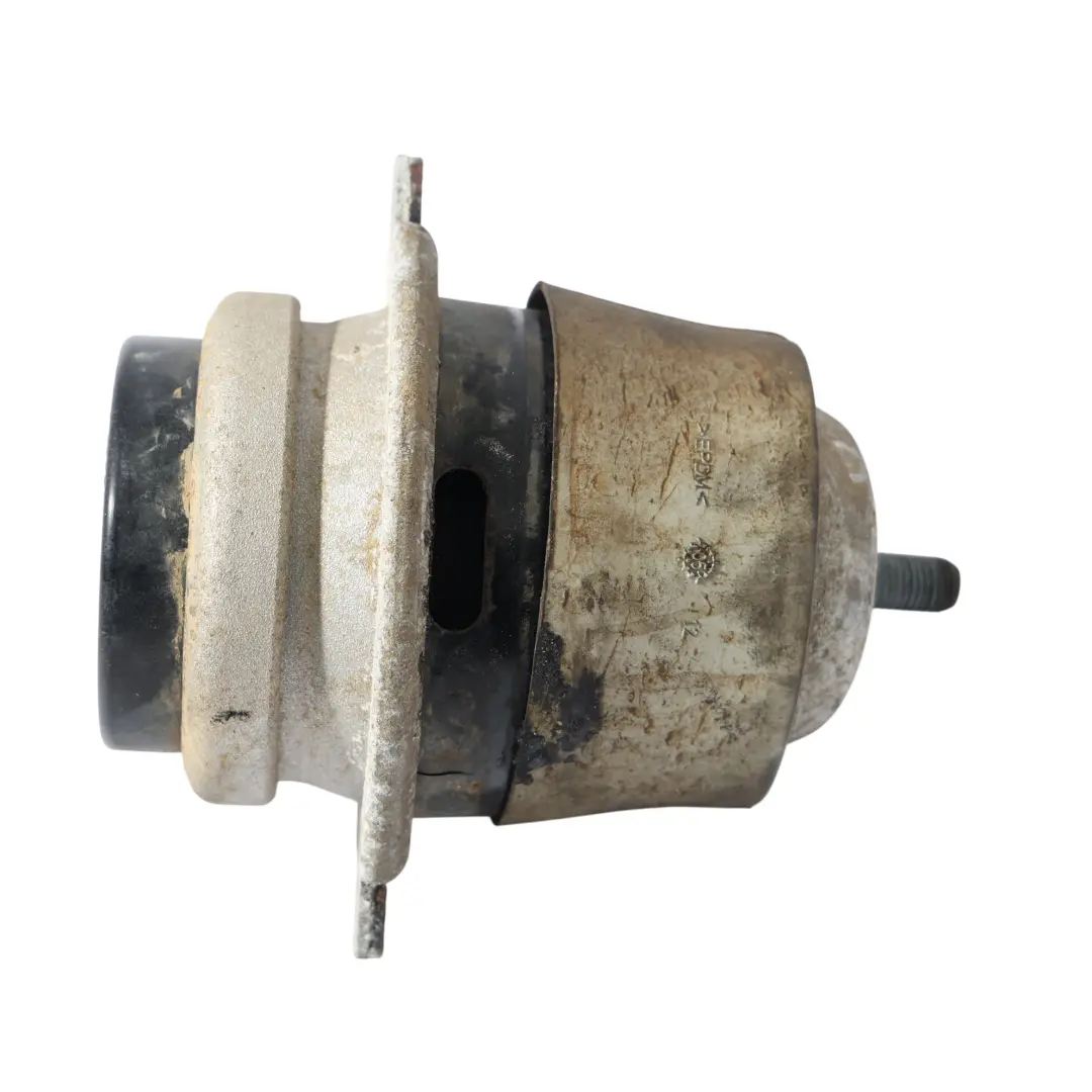 7L Łapa Wspornik Mocowanie Silnika 3.0 TDI do Volkswagen VW Touran o numerze 7L6199131A Volkswagen VW Touran 7L Łapa Wspornik Mocowanie Silnika 3.0 TDI - SKU 7L6199131A - Numer Części 7L6199131A