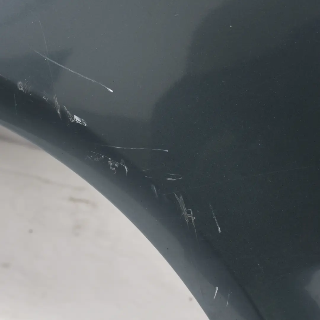 7L Błotnik Lewy Przedni Boczny Offroad Grey Szary Metalik - D7U do VW Touareg o numerze 7L6821101K VW Touareg 7L Błotnik Lewy Przedni Boczny Offroad Grey Szary Metalik - D7U - SKU 7L6821101K-OFF - Numer Części 7L6821101K