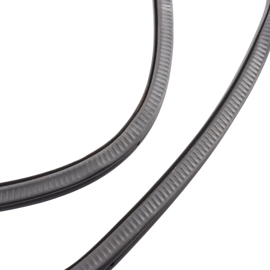 7P Goma Junta Puerta Trasera Izquierda Derecha para Volkswagen Touareg con número de pieza 7P0867367F Volkswagen Touareg 7P Goma Junta Puerta Trasera Izquierda Derecha - SKU 7P0867367F - Número de pieza 7P0867367F