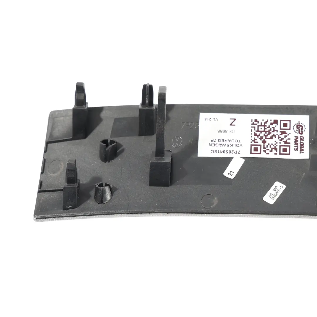 Volkswagen Touareg 7P Listwa Panel Osłona Dekoracyjna Deska Lewa - SKU 7P2858418C - Numer Części 7P2858418C