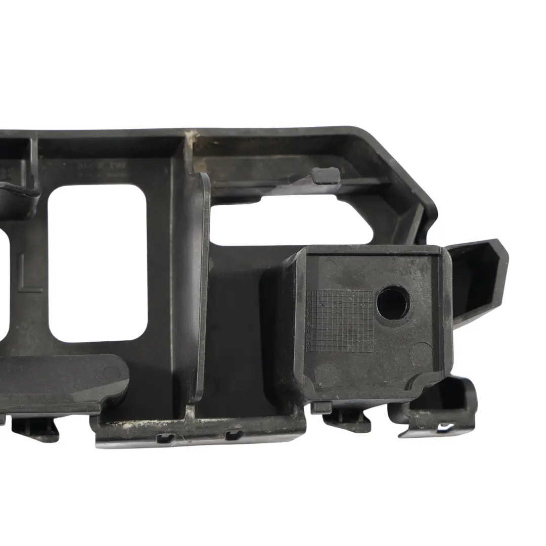 Pare-Chocs Arrière Support De Guidage Gauche pour Porsche Cayenne 92A à propos du numéro de pièce 7P5807483D Porsche Cayenne 92A Pare-Chocs Arrière Support De Guidage Gauche - SKU 7P5807483D - Numéro de pièce 7P5807483D