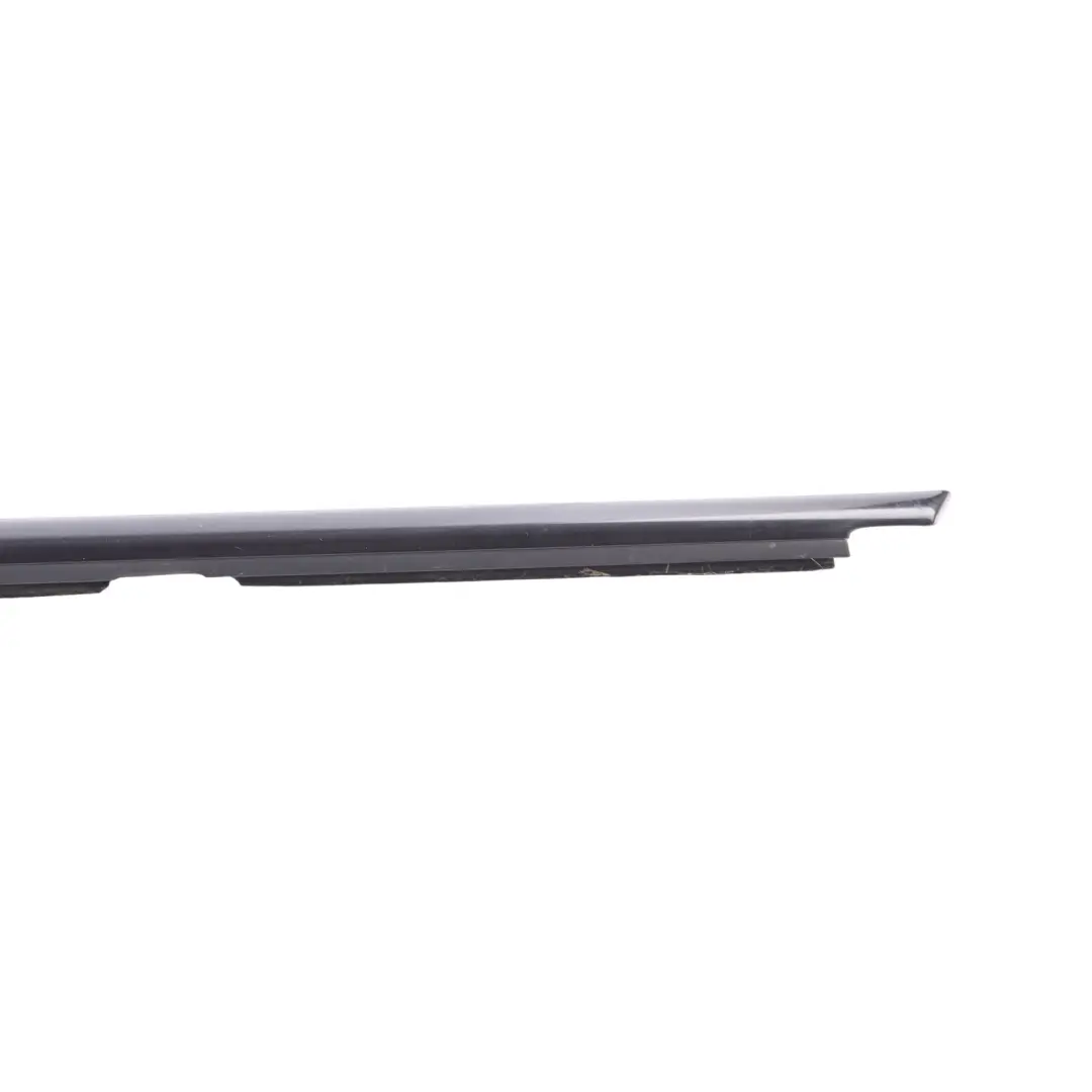 Türfenster Zierleiste Abdeckung Vorne Links für Porsche Cayenne 92A mit Teilenummer 7P5837475H Porsche Cayenne 92A Türfenster Zierleiste Abdeckung Vorne Links - SKU 7P5837475H - Teilenummer 7P5837475H