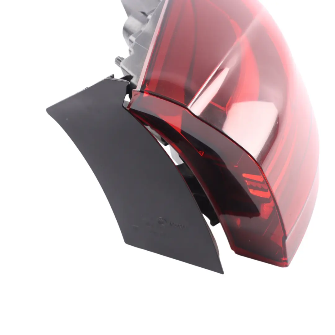 Tail Light Lamp Panel Outer Rear Right O/S to Porsche Cayenne 92A with Part number 7P5945208C Porsche Cayenne 92A Tail Light Lamp Panel Outer Rear Right O/S - SKU 7P5945208C - Part number 7P5945208C