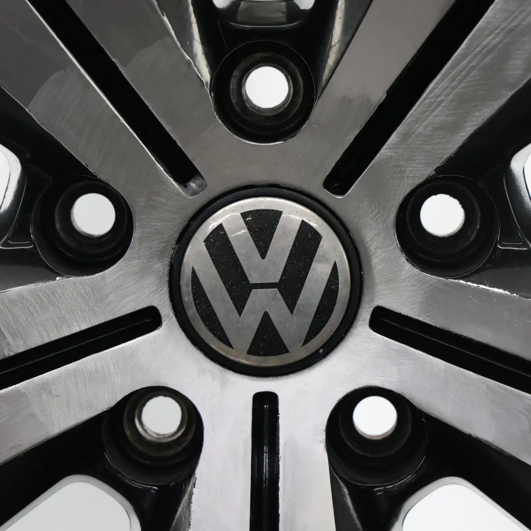 7P Srebrna Felga Aluminiowa 20" 9J ET:57 do Volkswagen Touareg o numerze 7P6601025M Volkswagen Touareg 7P Srebrna Felga Aluminiowa 20" 9J ET:57 - SKU 7P6601025M-1 - Numer Części 7P6601025M