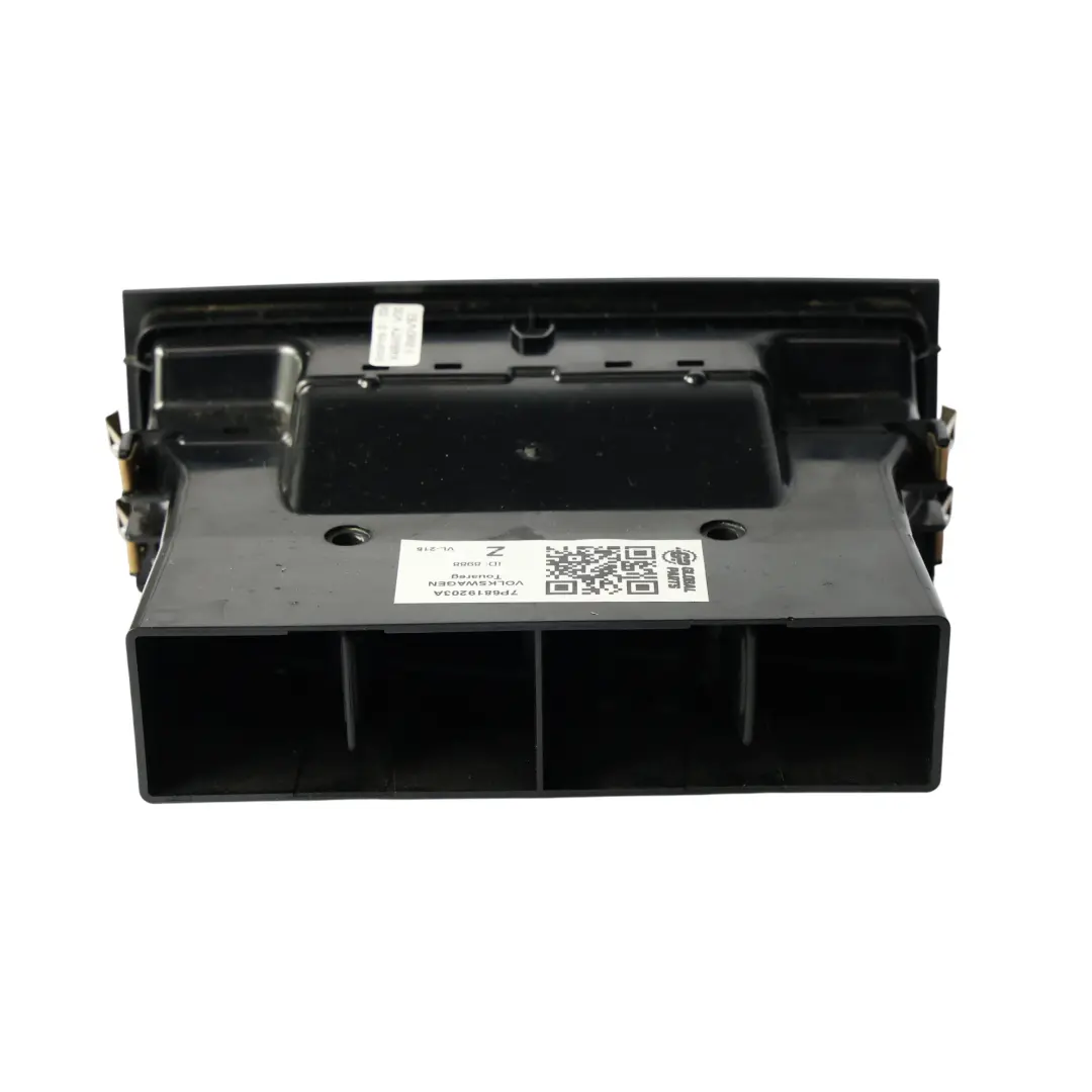 7P Kratka Nawiewu Panel Konsoli Środkowej Tylna Tył do VW Touareg o numerze 7P6819203A VW Touareg 7P Kratka Nawiewu Panel Konsoli Środkowej Tylna Tył - SKU 7P6819203A - Numer Części 7P6819203A