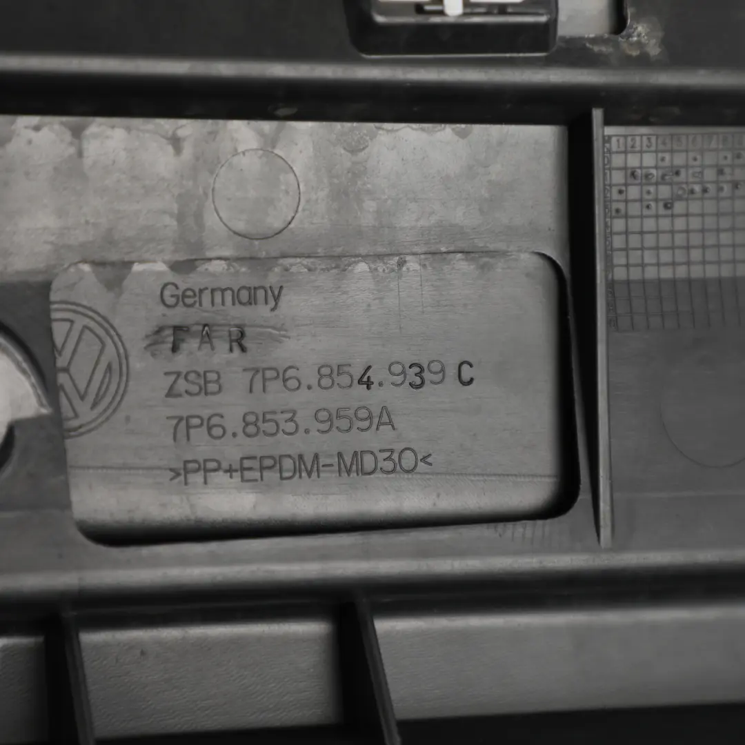 7P Front Door Strip Moulding Trim Left N/S Graphite Grey M7W to Volkswagen Touareg with Part number 7P6854939C-GGR Volkswagen Touareg 7P Front Door Strip Moulding Trim Left N/S Graphite Grey M7W - SKU 7P6854939C-GGR - Part number 7P6854939C-GGR