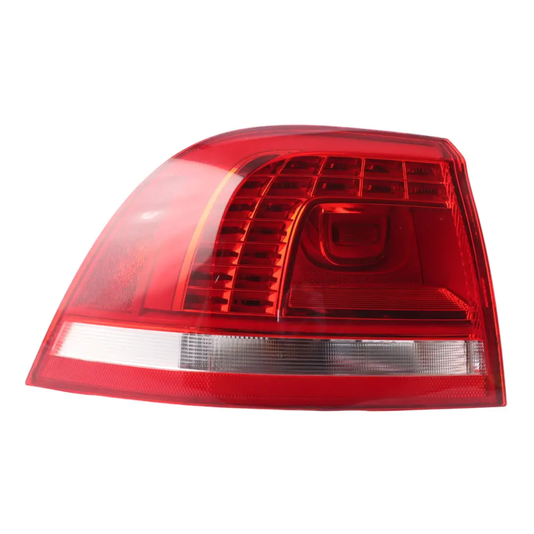 VW Touareg 7P Rear Lamp Right O/S Trunk Lid Tailgate Tail Light - SKU 7P6945207 - Part number 7P6945207