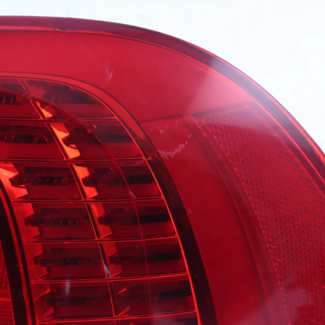 7P Lamp LED Tail Light Outer Rear Right O/S to Volkswagen Touareg with Part number 7P6945208 Volkswagen Touareg 7P Lamp LED Tail Light Outer Rear Right O/S - SKU 7P6945208 - Part number 7P6945208