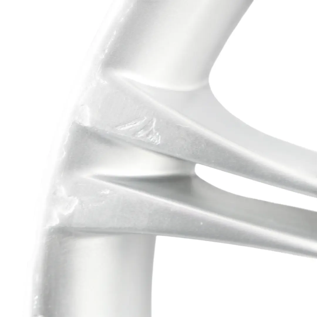 Felga Aluminiowa Srebrna 18" ET:20 8J M Szprychy Podwójne 135 do BMW E60 E61 o numerze 8036947 BMW E60 E61 Felga Aluminiowa Srebrna 18" ET:20 8J M Szprychy Podwójne 135 - SKU 8036947-6 - Numer Części 8036947