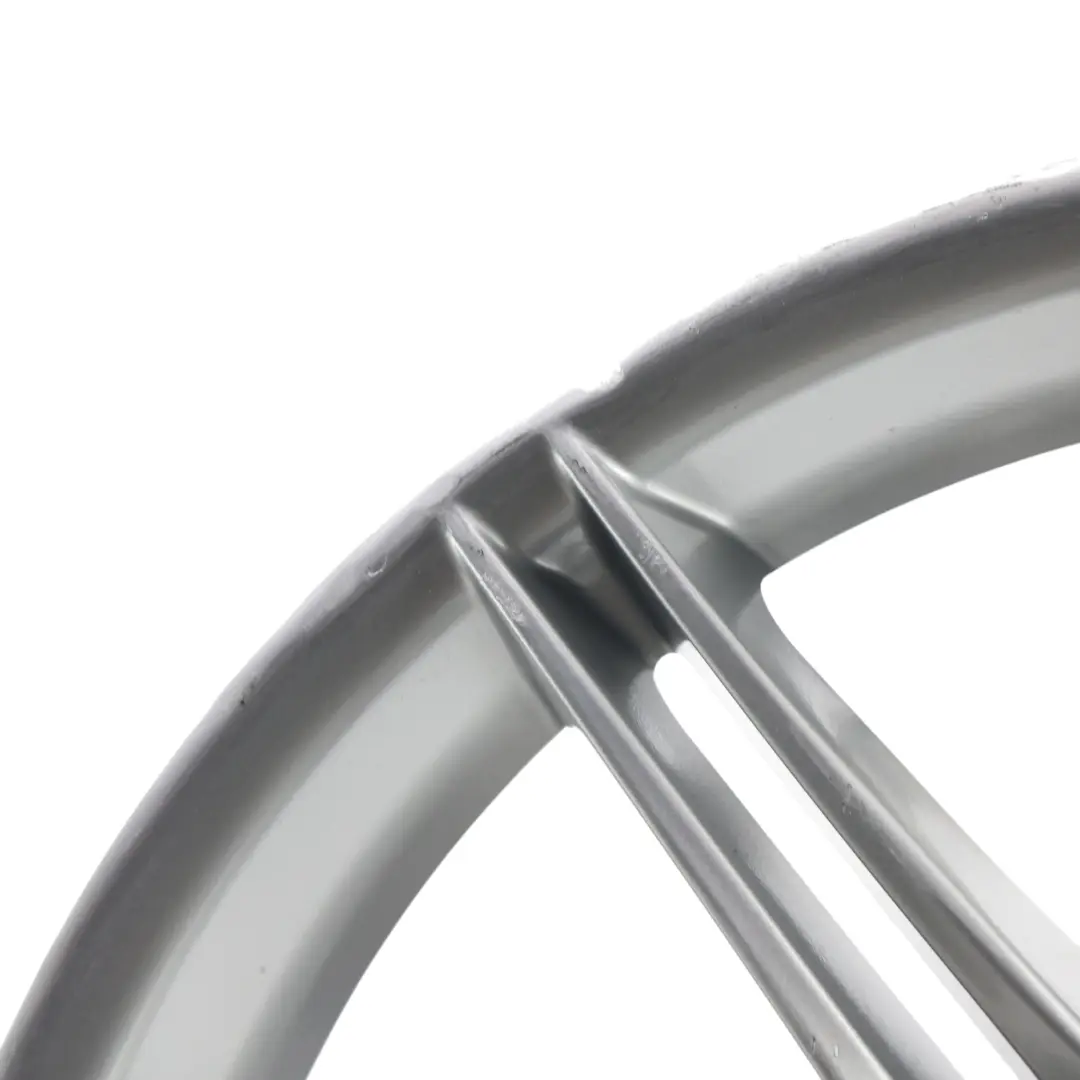 Tylna Felga Aluminiowa 19" 9J ET:39 do BMW E90 o numerze 8037142 BMW E90 Tylna Felga Aluminiowa 19" 9J ET:39 - SKU 8037142-1 - Numer Części 8037142