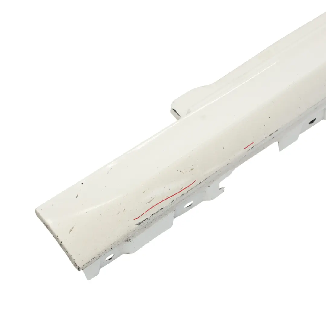 Minigonna Laterale M Sport Davanzale Sinistro Alpinweiss 3 - 300 per BMW F06 con numero di parte 8052655 BMW F06 Minigonna Laterale M Sport Davanzale Sinistro Alpinweiss 3 - 300 - SKU 8052655-AW2 - Numero di parte 8052655