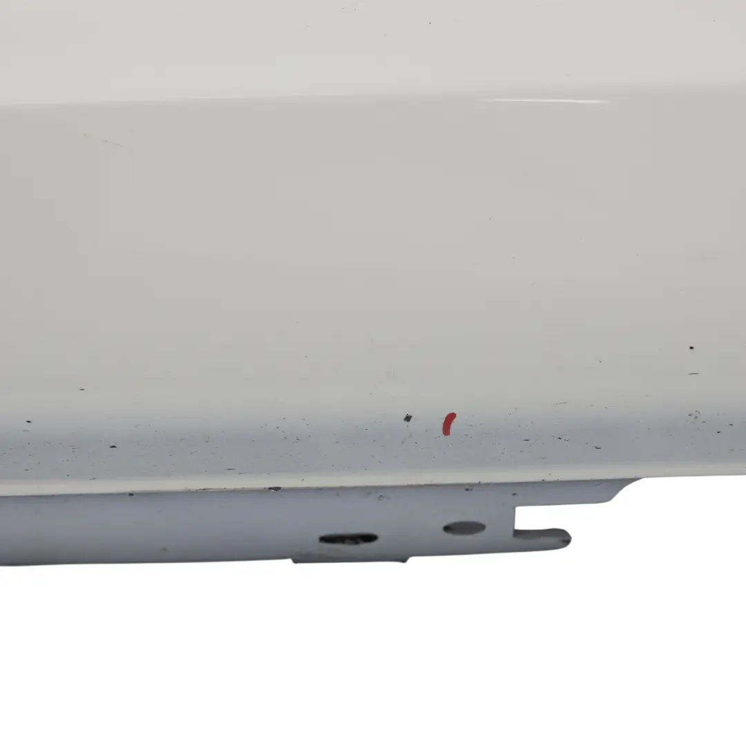 Listello Portiera Gonna SX Alpinweiss Alpino Bianco - 300 per BMW F21 F22 con numero di parte 8056817 BMW F21 F22 Listello Portiera Gonna SX Alpinweiss Alpino Bianco - 300 - SKU 8056817-AW - Numero di parte 8056817