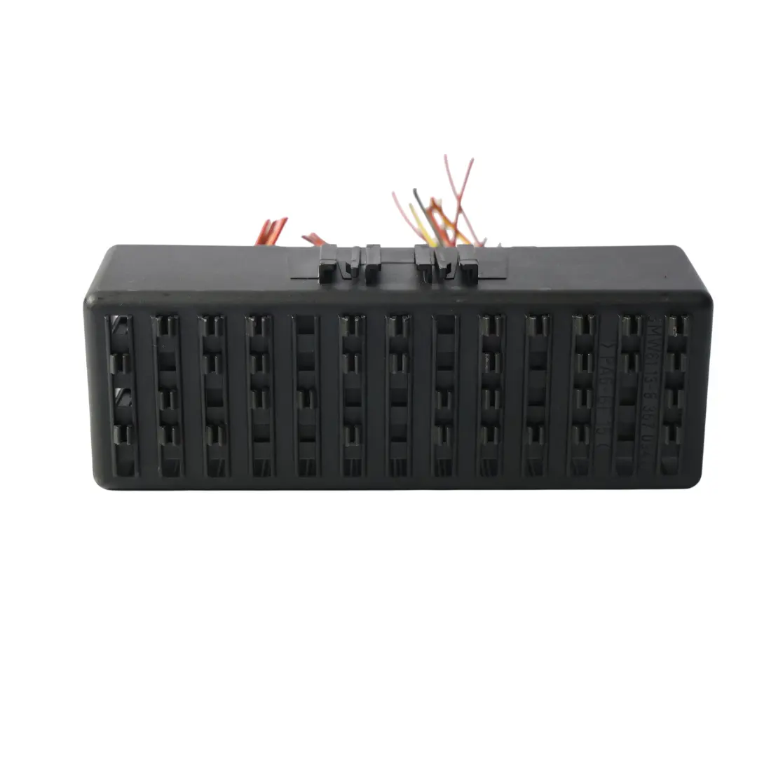 BMW E65 Caja De Fusibles Relé Unidad De Control Módulo Conector Caja - SKU 8367094 - Número de pieza 8367094