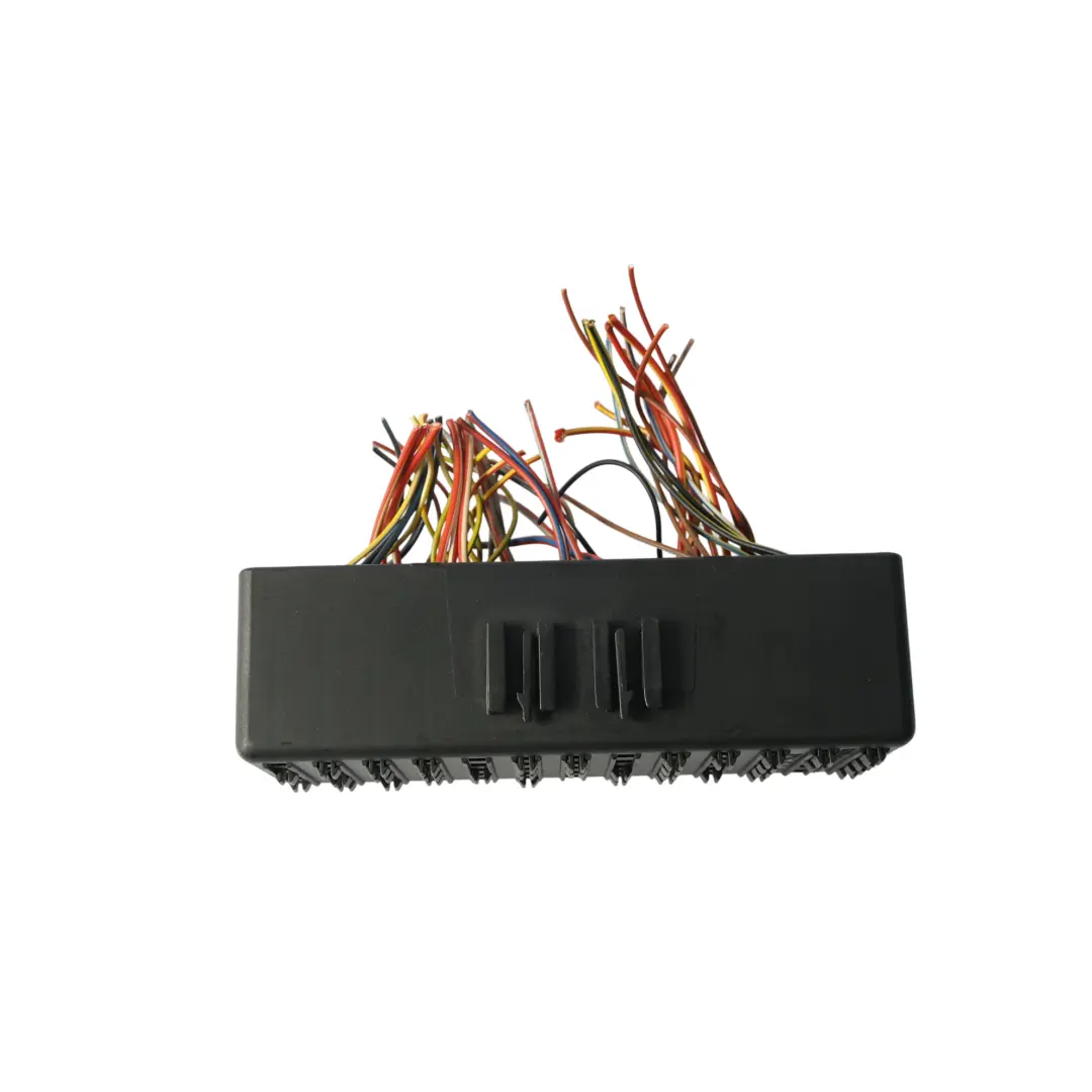 BMW E65 Boîtier De Fusibles, Relais, Module De Commande Et Connecteur - SKU 8367094 - Numéro de pièce 8367094