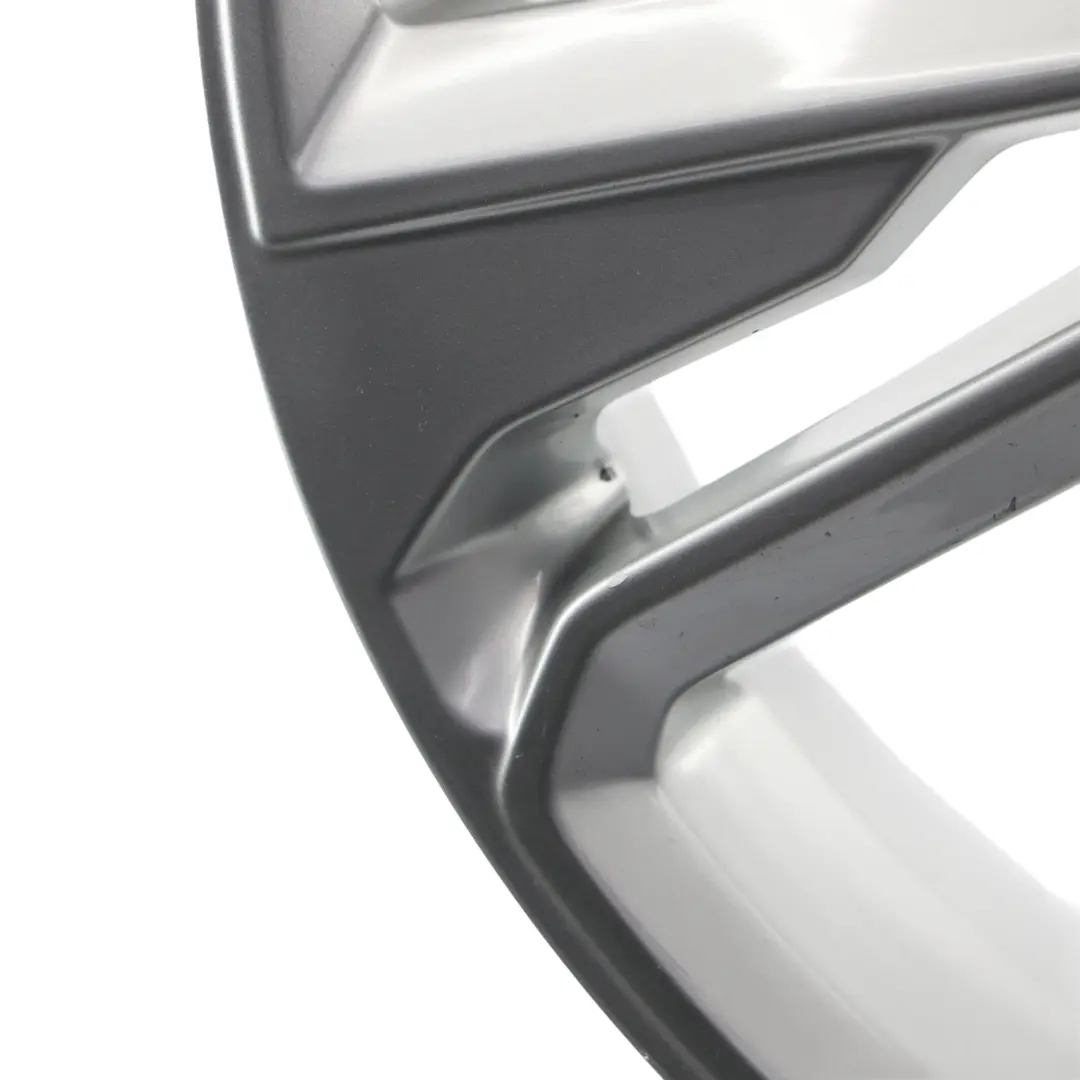 Silberne Leichtmetallfelge 19" 7J ET:43 für Audi Q3 F3 mit Teilenummer 83A601025M Audi Q3 F3 Silberne Leichtmetallfelge 19" 7J ET:43 - SKU 83A601025M-2 - Teilenummer 83A601025M