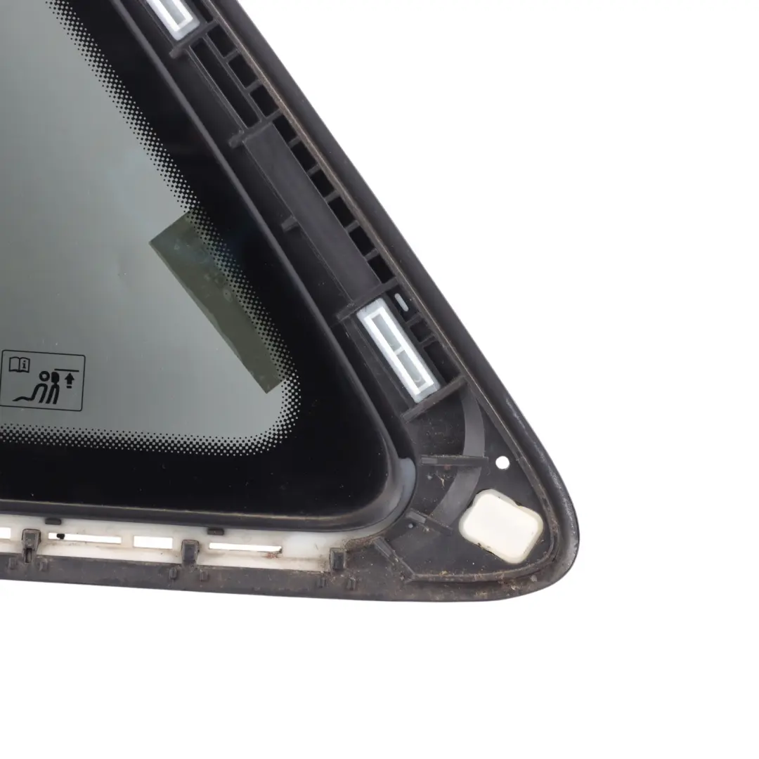 Vitre Arrière Latérale AS3 Teintée Gauche pour Audi Q3 F3 à propos du numéro de pièce 83A845297E Audi Q3 F3 Vitre Arrière Latérale AS3 Teintée Gauche - SKU 83A845297E - Numéro de pièce 83A845297E