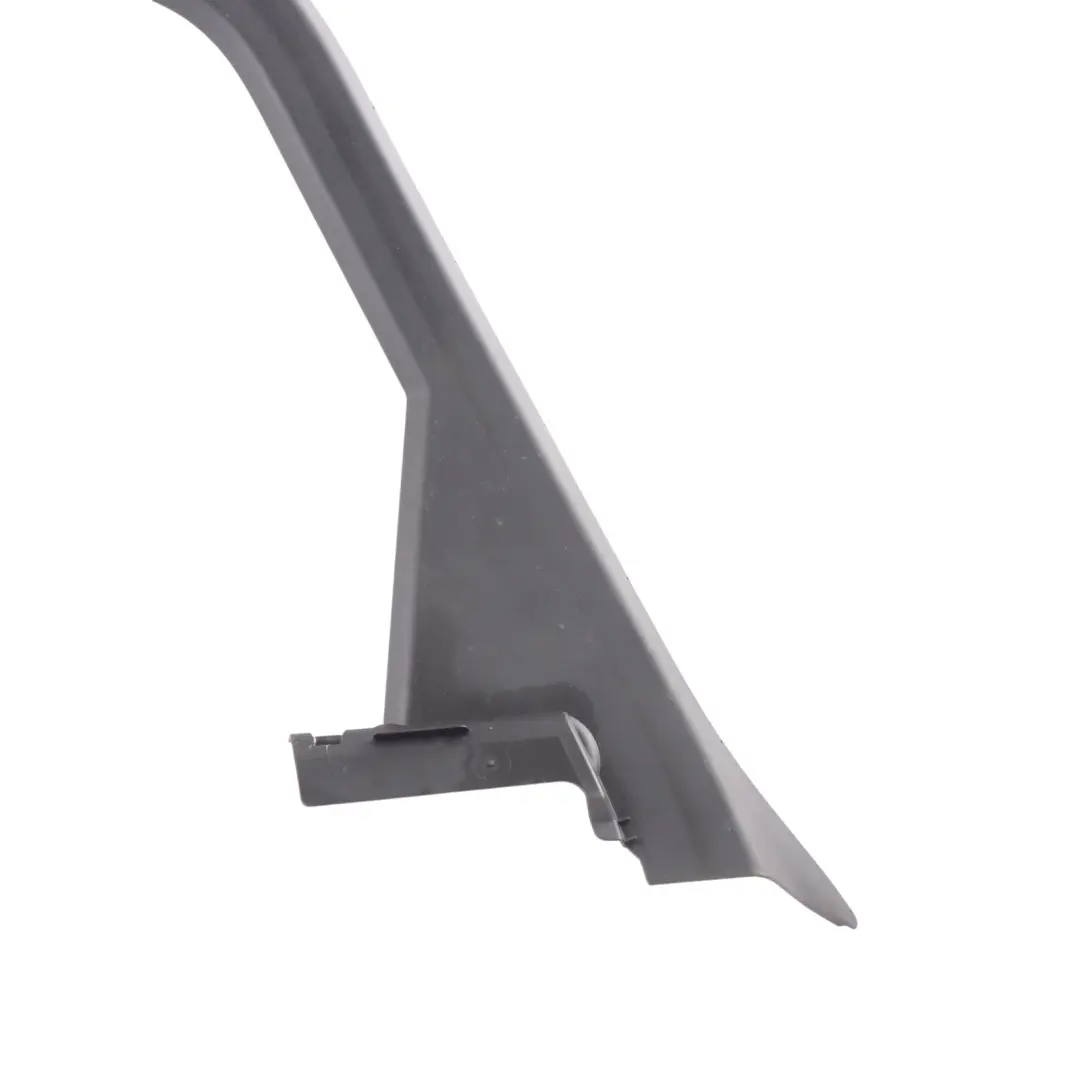 Baguette Encadrement Vitre Porte Arrière Droite pour Audi Q3 F3 à propos du numéro de pièce 83A867672 Audi Q3 F3 Baguette Encadrement Vitre Porte Arrière Droite - SKU 83A867672 - Numéro de pièce 83A867672