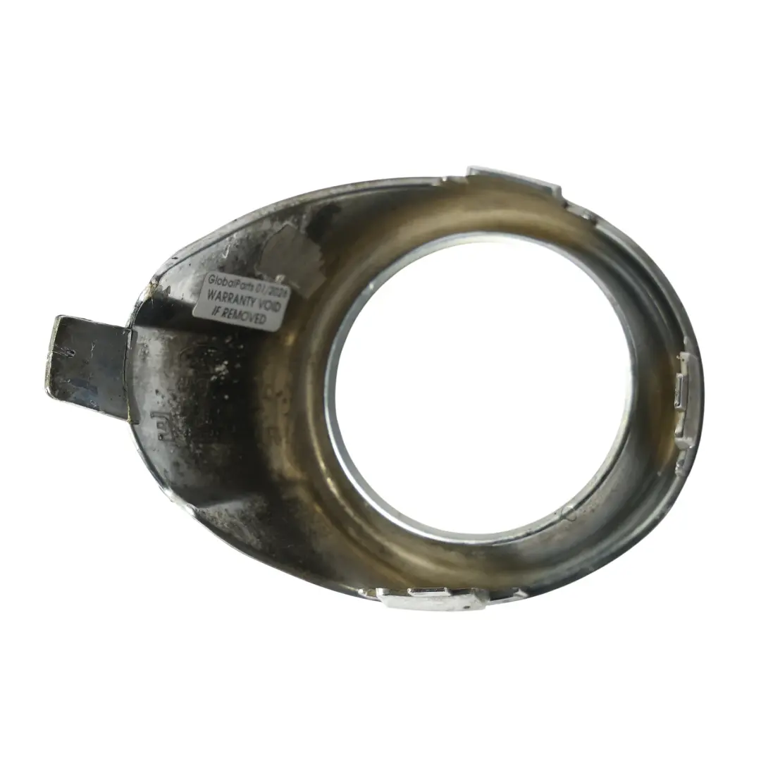 Fendinebbia Anteriore Cornice Lampada Destra per Ford Fiesta Mk7 con numero di parte 8A61-15A222-C Ford Fiesta Mk7 Fendinebbia Anteriore Cornice Lampada Destra - SKU 8A61-15A222-C - Numero di parte 8A61-15A222-C