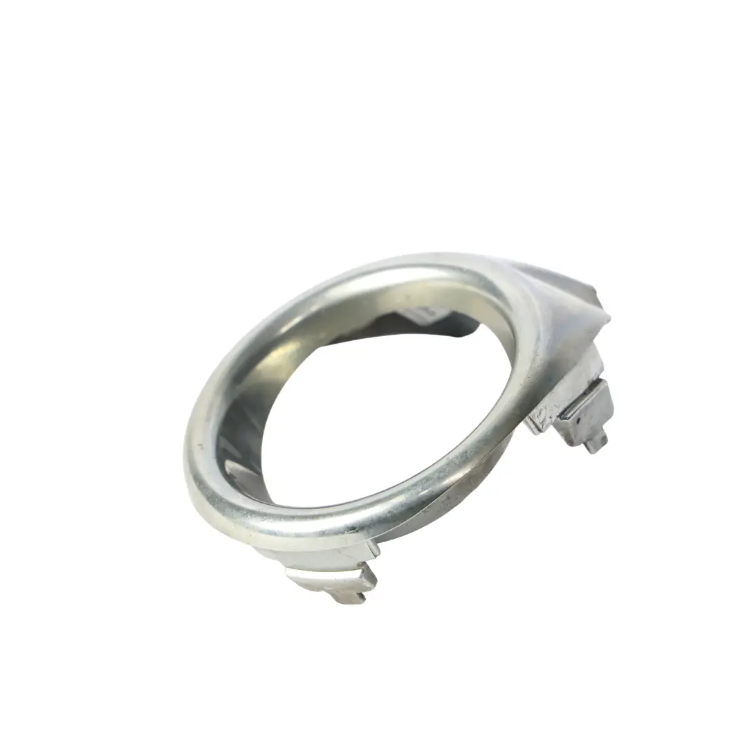 Fendinebbia Anteriore Cornice Lampada Destra per Ford Fiesta Mk7 con numero di parte 8A61-15A222-C Ford Fiesta Mk7 Fendinebbia Anteriore Cornice Lampada Destra - SKU 8A61-15A222-C - Numero di parte 8A61-15A222-C