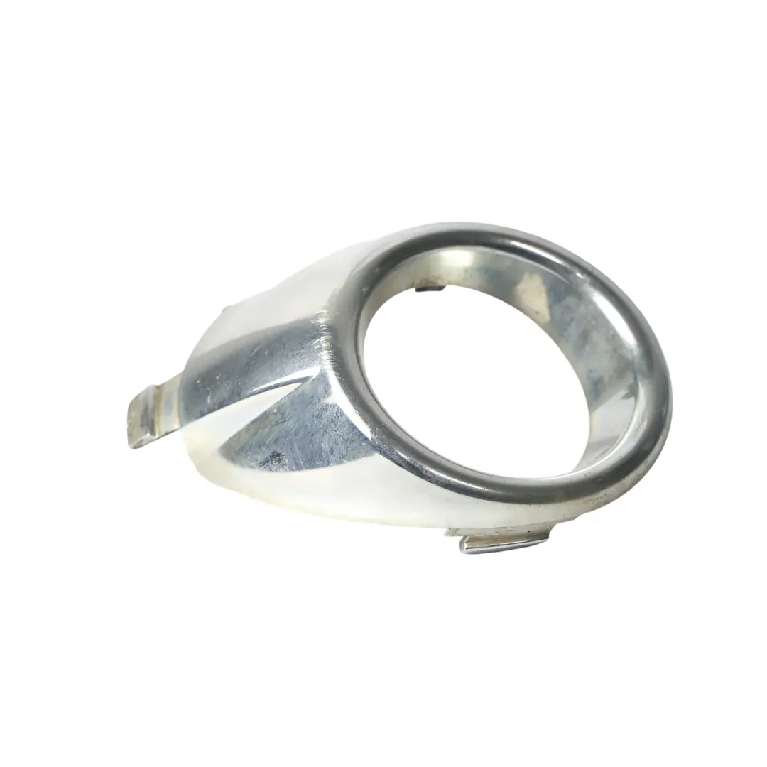 Cadre De Feu Antibrouillard Avant Droit pour Ford Fiesta Mk7 à propos du numéro de pièce 8A61-15A222-C Ford Fiesta Mk7 Cadre De Feu Antibrouillard Avant Droit - SKU 8A61-15A222-C - Numéro de pièce 8A61-15A222-C