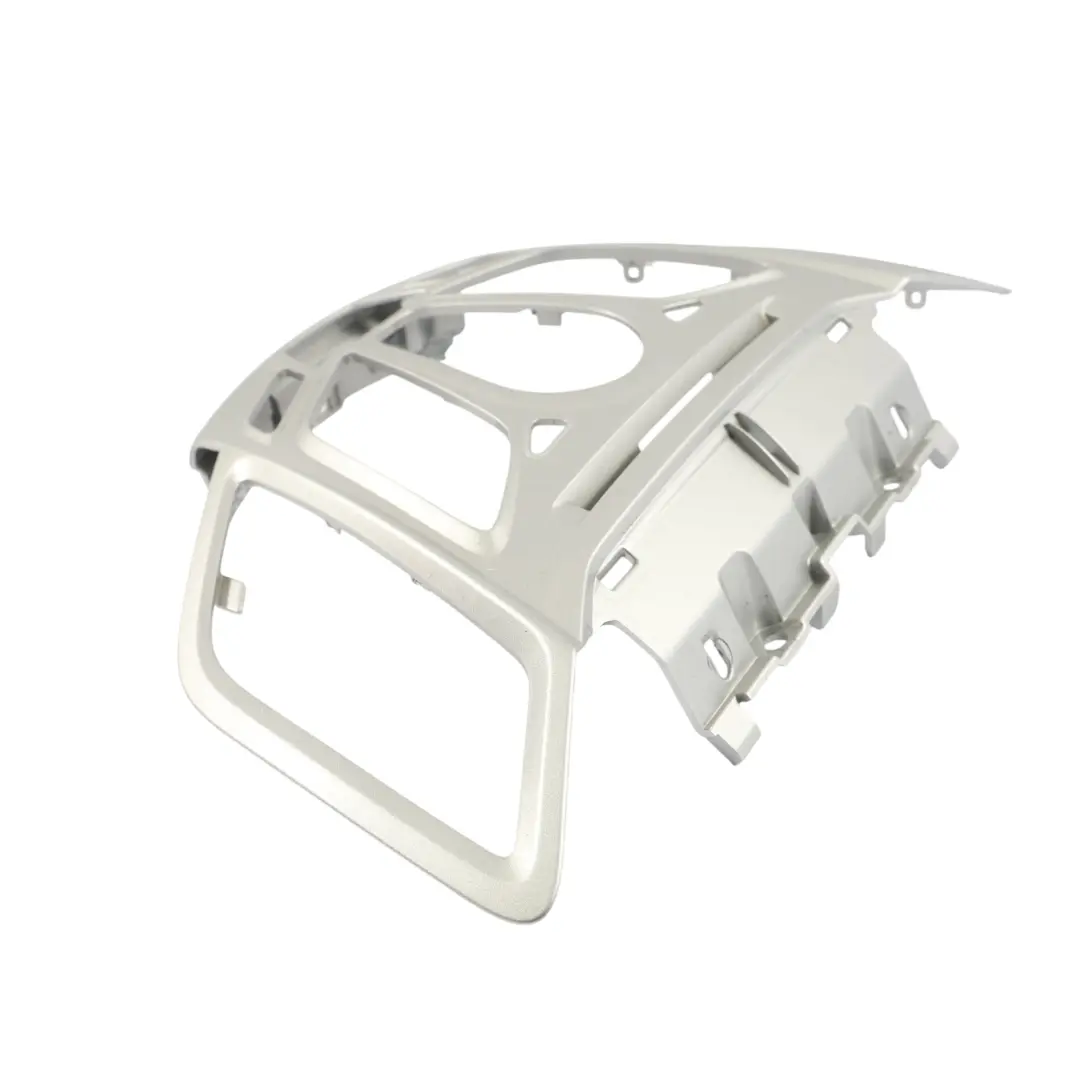 Cruscotto Surround Unità Radio Copertura Telaio per Ford Fiesta Mk7 con numero di parte 8A61-18A802-BJW Ford Fiesta Mk7 Cruscotto Surround Unità Radio Copertura Telaio - SKU 8A61-18A802-BJW - Numero di parte 8A61-18A802-BJW