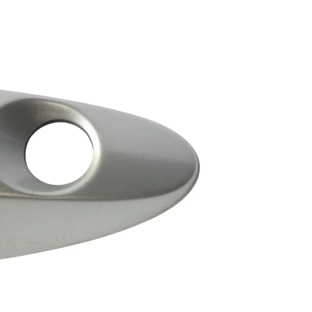 Embellecedor Tirador Puerta Lado Conductor Moondust Silver - ZJ para Ford Fiesta Mk7 con número de pieza 8A61-A218A14-AE Ford Fiesta Mk7 Embellecedor Tirador Puerta Lado Conductor Moondust Silver - ZJ - SKU 8A61-A218A14-AE-MDS - Número de pieza 8A61-A218A14-AE