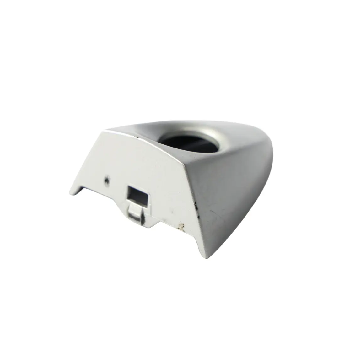 Embellecedor Tirador Puerta Lado Conductor Moondust Silver - ZJ para Ford Fiesta Mk7 con número de pieza 8A61-A218A14-AE Ford Fiesta Mk7 Embellecedor Tirador Puerta Lado Conductor Moondust Silver - ZJ - SKU 8A61-A218A14-AE-MDS - Número de pieza 8A61-A218A14-AE