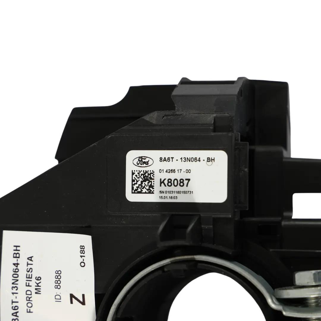 Staffa Di Montaggio Interruttori Piantone Sterzo per Ford Fiesta VII con numero di parte 8A6T-13N064-BH Ford Fiesta VII Staffa Di Montaggio Interruttori Piantone Sterzo - SKU 8A6T-13N064-BH - Numero di parte 8A6T-13N064-BH