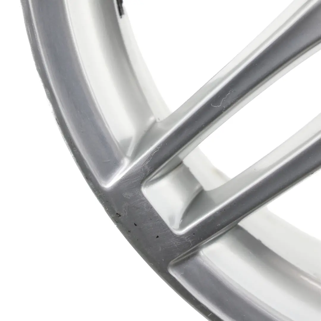 Felga Aluminiowa Srebrna 18" 8J ET:43 do Audi A4 B6 B7 o numerze 8E0601025BA Audi A4 B6 B7 Felga Aluminiowa Srebrna 18" 8J ET:43 - SKU 8E0601025BA-2 - Numer Części 8E0601025BA