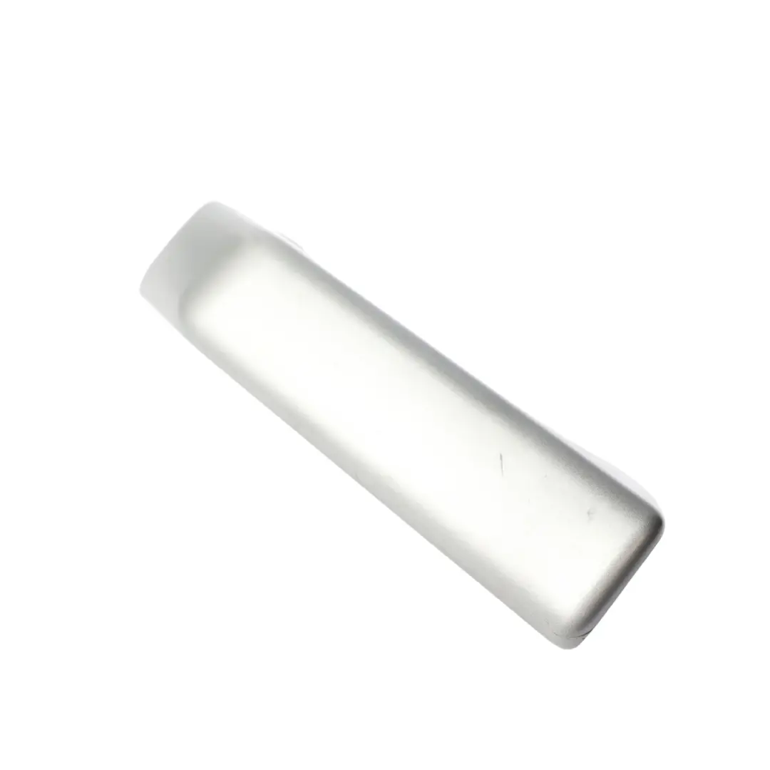 Maniglia Porta Posteriore Destra 8H22-237B31-AAW per Land Rover Discovery 3 L319 con numero di parte 8H22-237B30-AAW Land Rover Discovery 3 L319 Maniglia Porta Posteriore Destra 8H22-237B31-AAW - SKU 8H22-237B30-AAW - Numero di parte 8H22-237B30-AAW