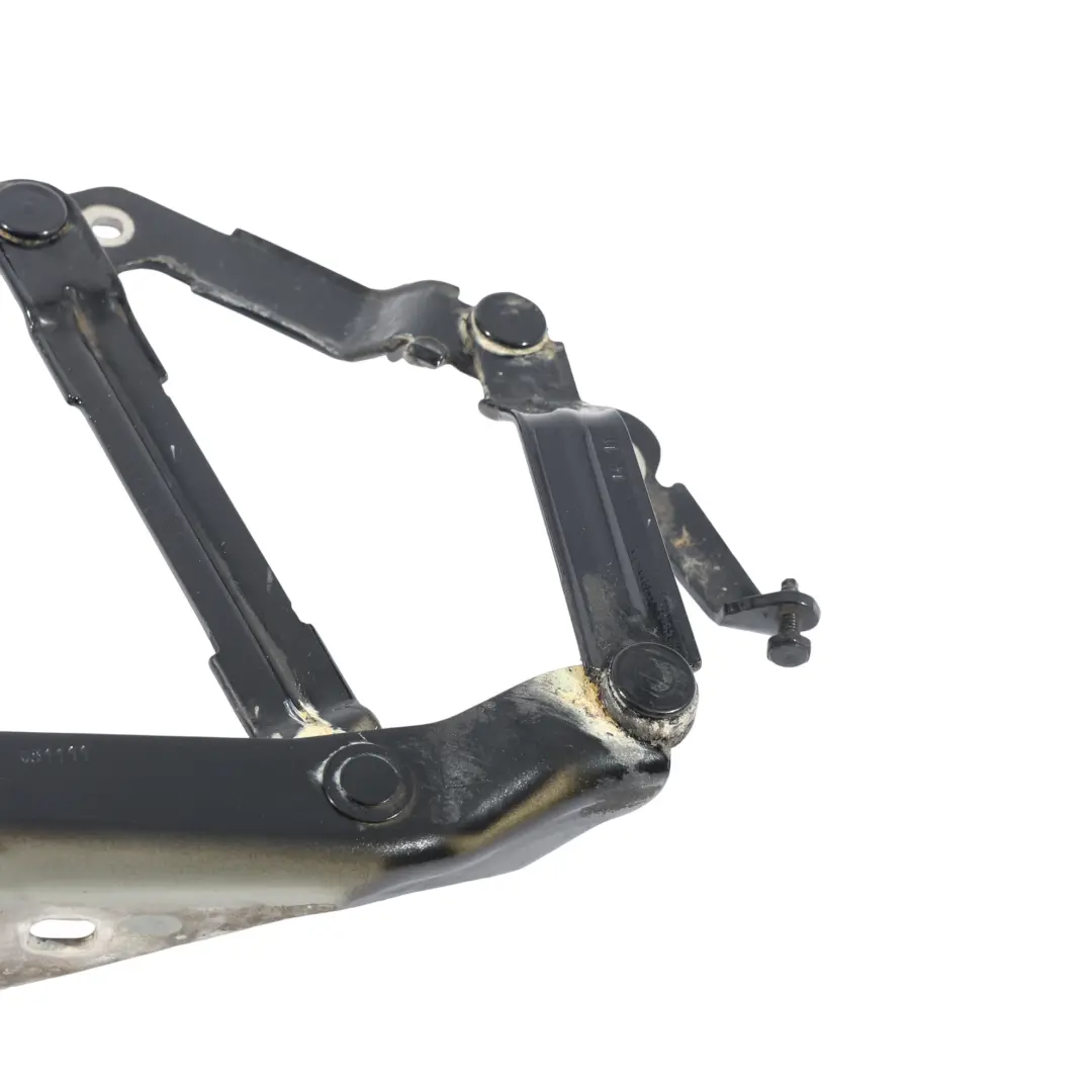 Zawias Maski Przód Prawo Czarny Phantom Black - Z9Y do Audi TT 8J o numerze 8J0823302H Audi TT 8J Zawias Maski Przód Prawo Czarny Phantom Black - Z9Y - SKU 8J0823302H-PHB - Numer Części 8J0823302H