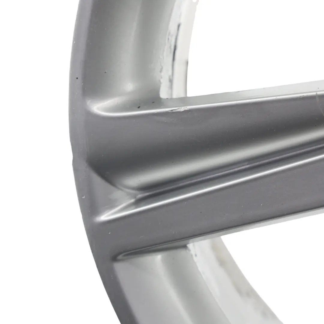 Silberne Leichtmetallfelge 17" ET:45 7,5J 8K0601025B für Audi A4 B8 A5 8T mit Teilenummer 8K0601025B-2 Audi A4 B8 A5 8T Silberne Leichtmetallfelge 17" ET:45 7,5J 8K0601025B - SKU 8K0601025B-2 - Teilenummer 8K0601025B-2