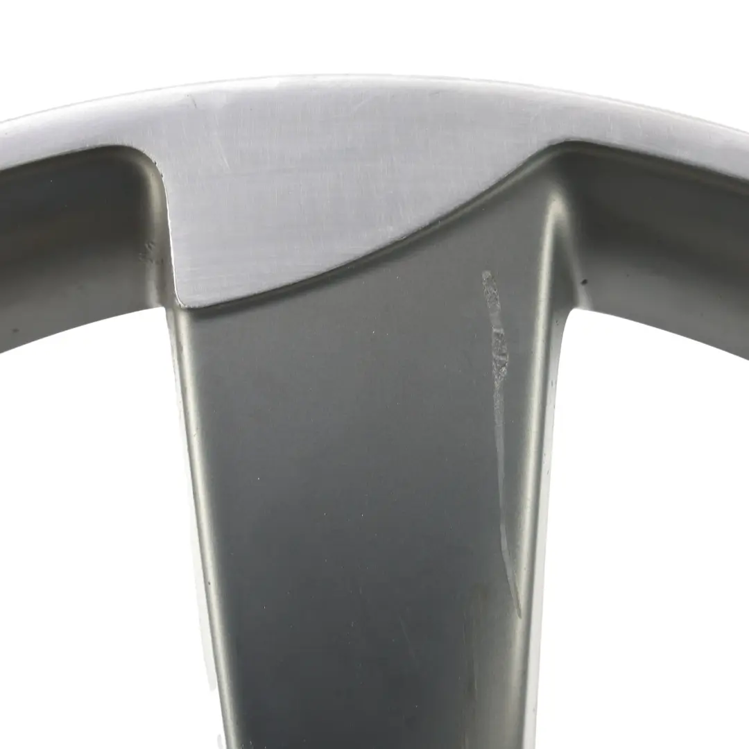 Felga Aluminiowa 19" 8,5J ET:43 do Audi A4 B8 o numerze 8K0601025CN Audi A4 B8 Felga Aluminiowa 19" 8,5J ET:43 - SKU 8K0601025CN-2 - Numer Części 8K0601025CN