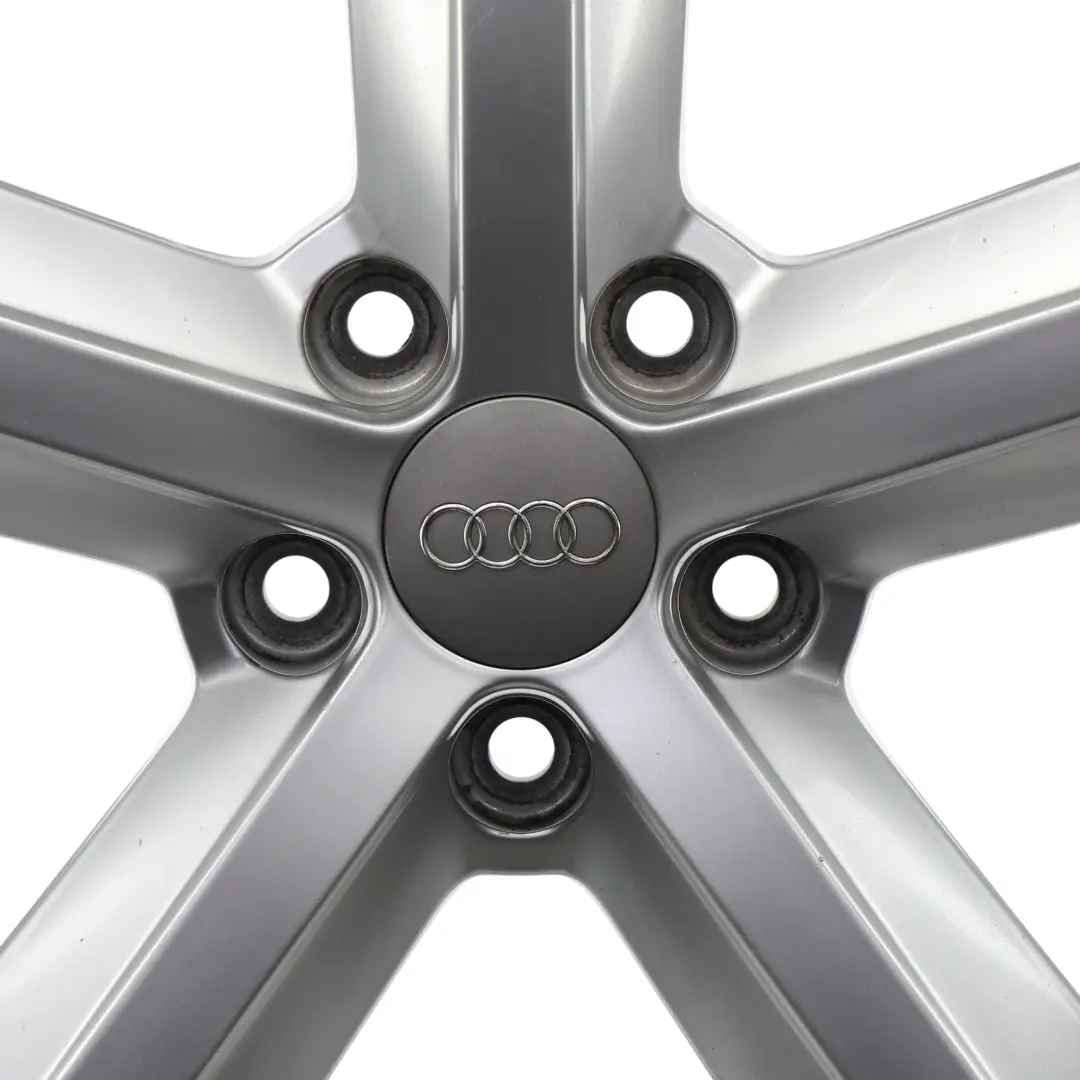 Felga Aluminiowa Srebrna 18" ET:47 8J Star Spoke do Audi A4 B8 o numerze 8K0601025Q Audi A4 B8 Felga Aluminiowa Srebrna 18" ET:47 8J Star Spoke - SKU 8K0601025Q-2 - Numer Części 8K0601025Q