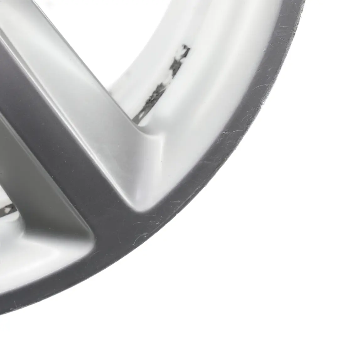 Silberne Alufelge 18" ET:47 8J Stern Speiche für Audi A4 B8 mit Teilenummer 8K0601025Q Audi A4 B8 Silberne Alufelge 18" ET:47 8J Stern Speiche - SKU 8K0601025Q-2 - Teilenummer 8K0601025Q