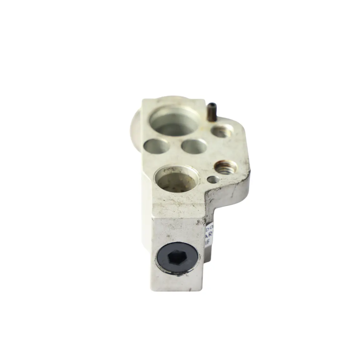 Zawór Rozprężny Klimatyzacji do Audi A4 B8 A5 S5 8T o numerze 8K0820679B Audi A4 B8 A5 S5 8T Zawór Rozprężny Klimatyzacji - SKU 8K0820679B - Numer Części 8K0820679B