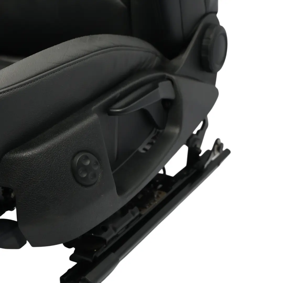 Siège Sport Avant Gauche Intérieur Cuir Milano Noir pour Audi A4 B8 à propos du numéro de pièce 8K0881805BC Audi A4 B8 Siège Sport Avant Gauche Intérieur Cuir Milano Noir - SKU 8K0881805BC-1 - Numéro de pièce 8K0881805BC